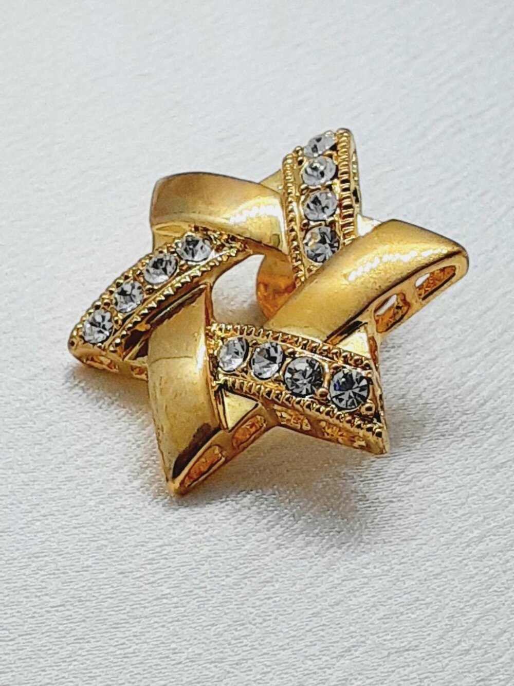 NEW Gold Star Put'em Pin